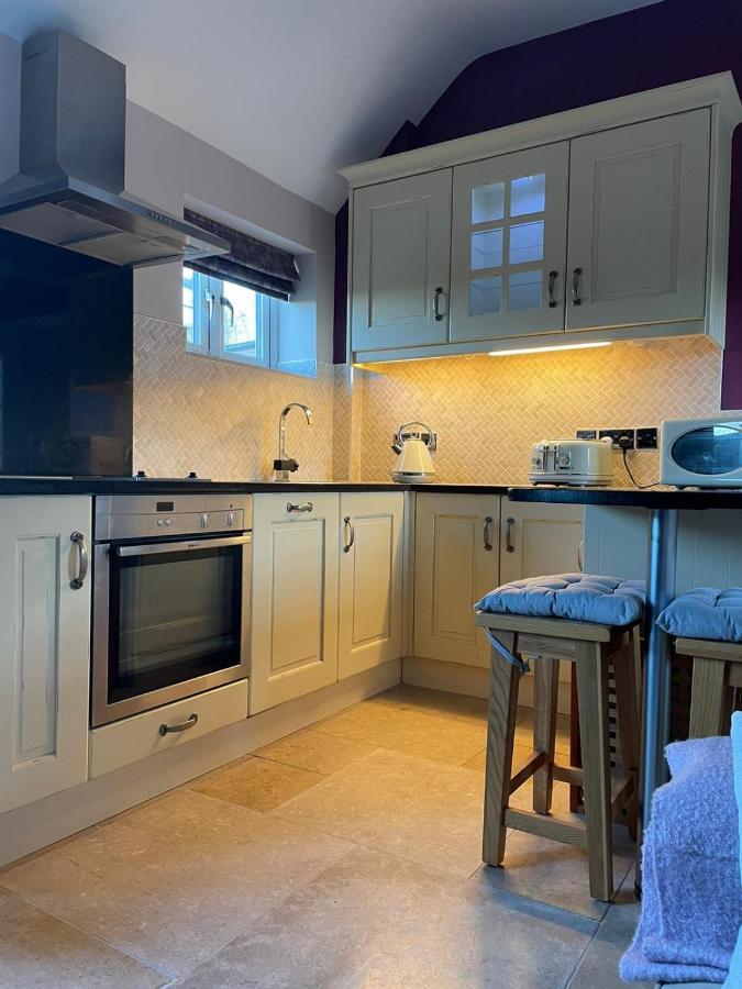 Wisteria Cottage - Hillside Holiday Cottages, Cotswolds Warmington エクステリア 写真